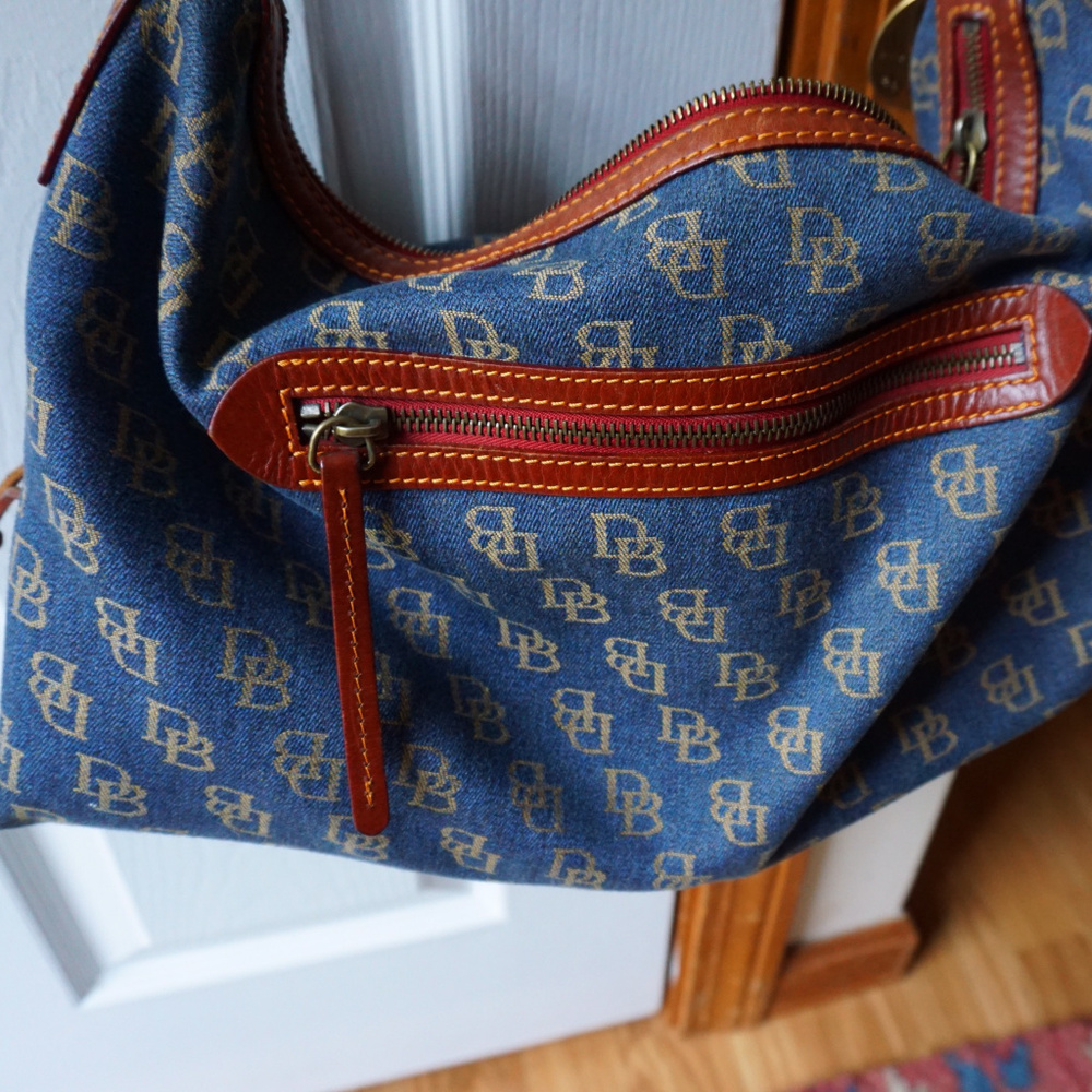 Dooney & Bourke Shoulder Handbag